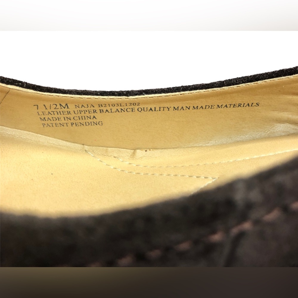 Like New Naturalizer Brown Suede Heels - Picture 8 of 8